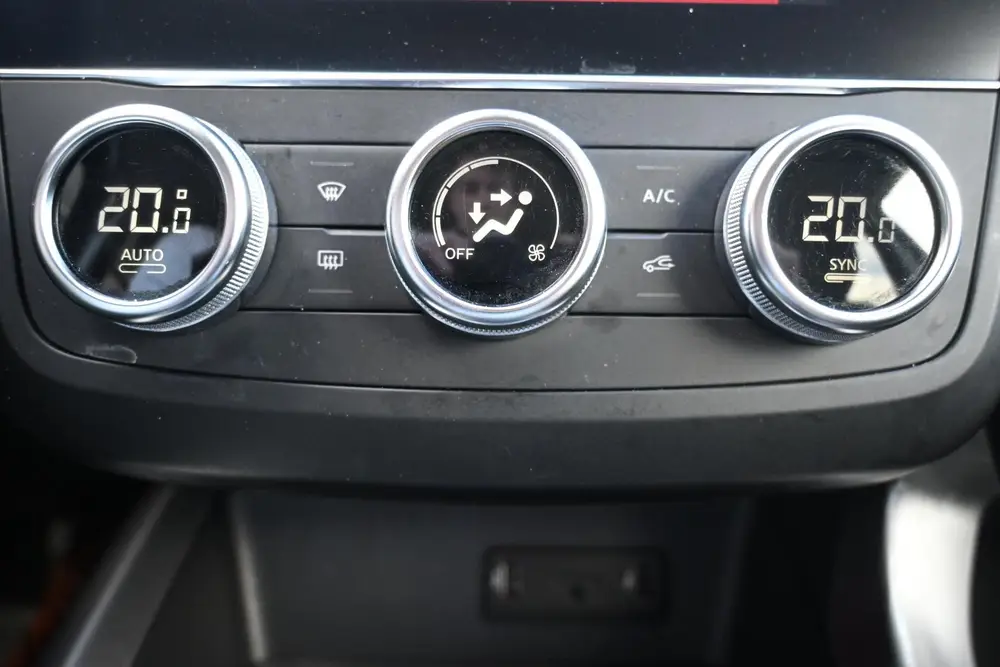 Renault Kadjar TCe 160 EDC Intens uit 2019, foto 17