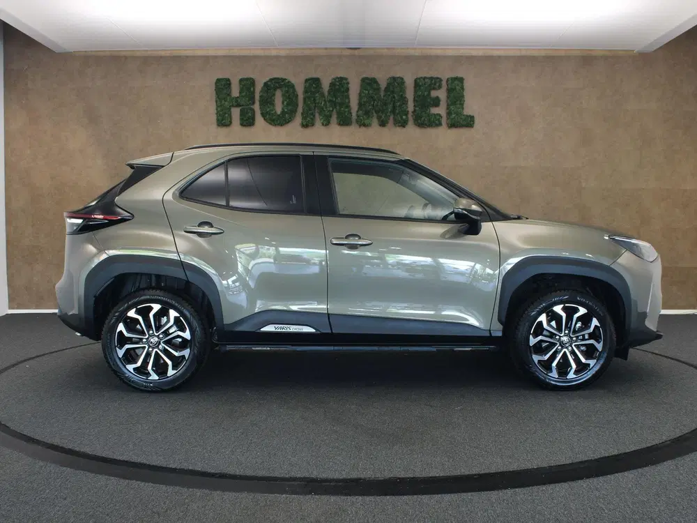 Toyota Yaris Cross 1.5 Hybrid 115 First Edition uit 2025, foto 13