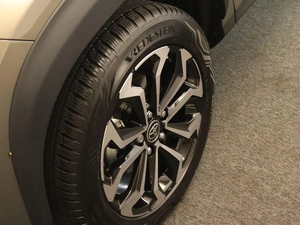 Toyota Yaris Cross 1.5 Hybrid 115 First Edition uit 2025, foto 20