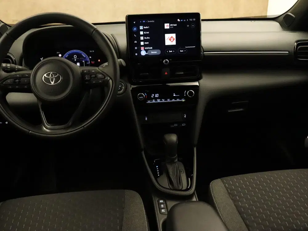 Toyota Yaris Cross 1.5 Hybrid 115 First Edition uit 2025, foto 8