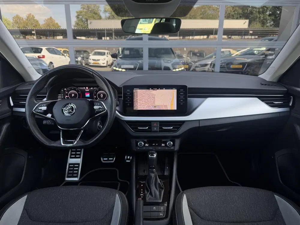 Skoda Kamiq 1.5 TSI ACT Sport DSG uit 2021, foto 2