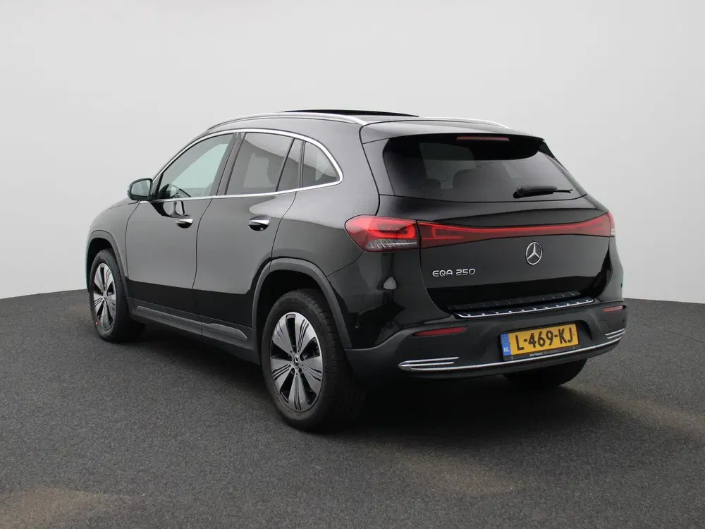 Mercedes-Benz EQA 250 Business Solution Luxury 67 kWh uit 2021, foto 2
