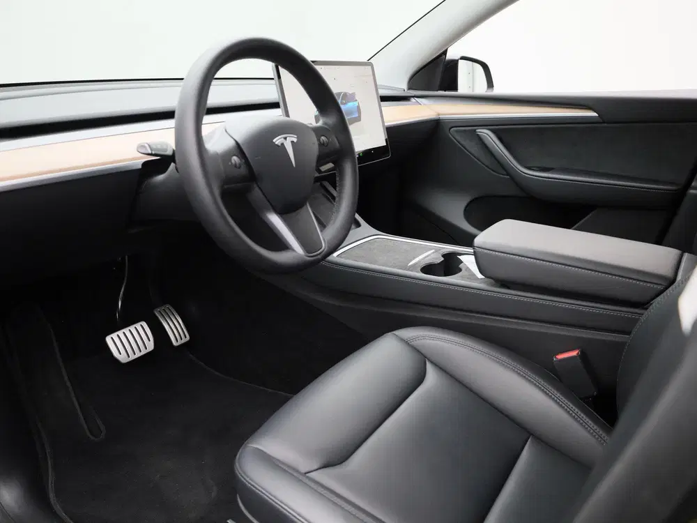 Tesla Model Y Performance AWD 75 kWh uit 2022, foto 18