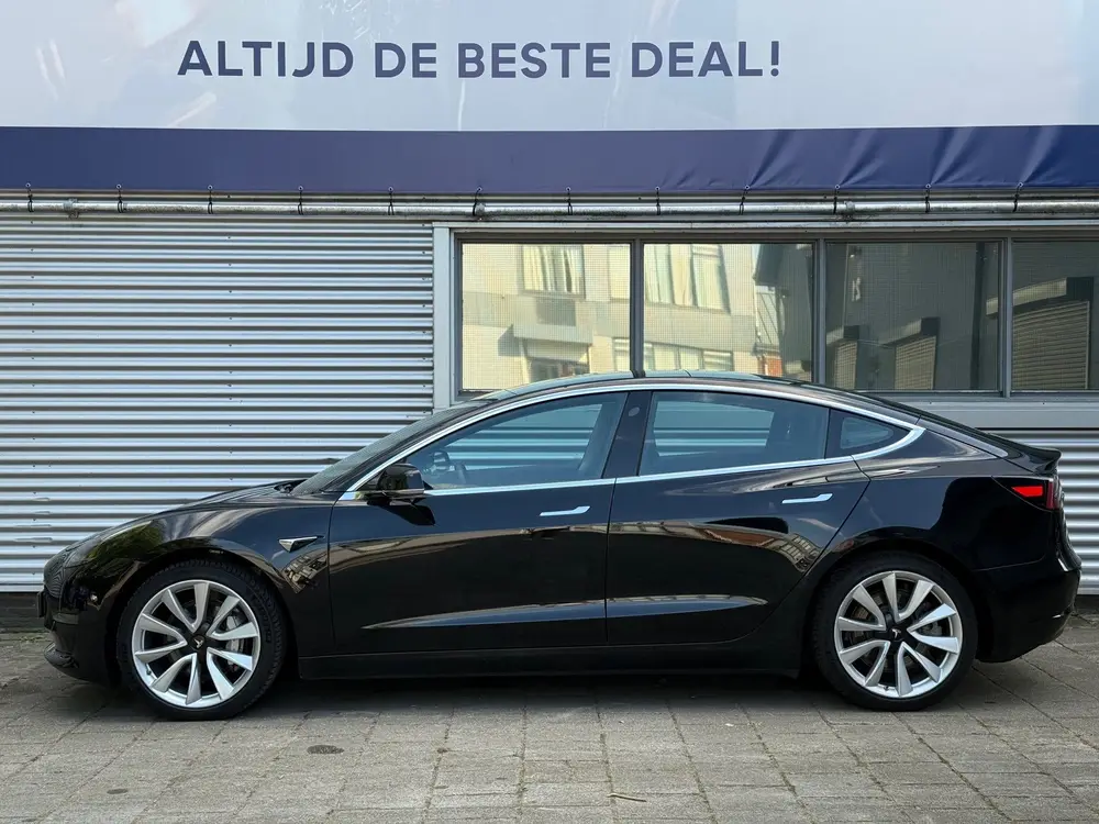 Tesla Model 3 Dual Long Range AWD 75 kWh 84,3 SOH l Pano l L uit 2019, foto 2