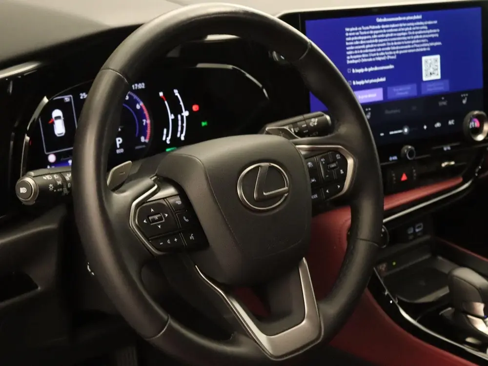 Lexus NX 350h AWD Luxury Line uit 2023, foto 2