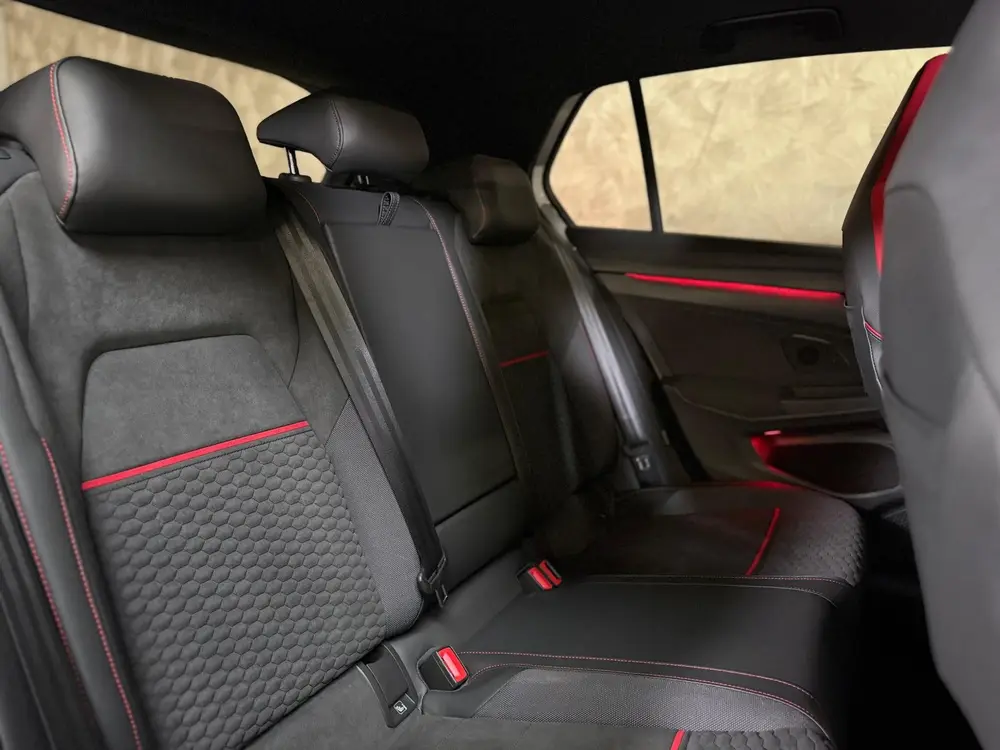 Volkswagen GOLF 2.0 TSI GTI CLUBSPORT | Pano | Stoel/Stuurve uit 2022, foto 11