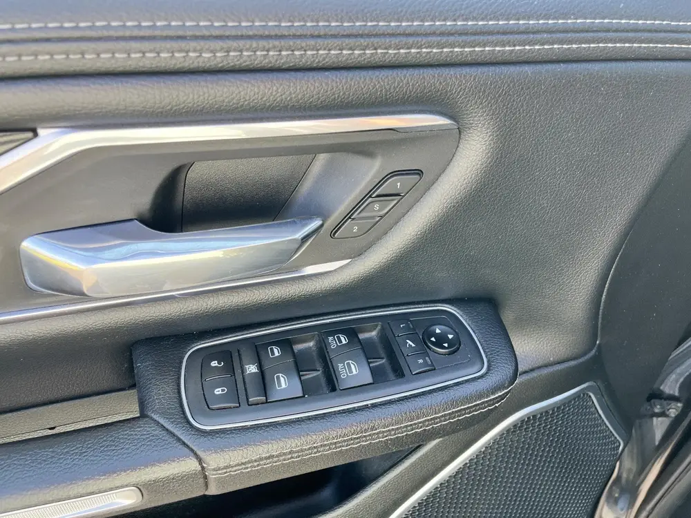 Dodge Ram 1500 5.7 V8 4x4 Crew Cab Laramie Clima, cruise, ca uit 2021, foto 15