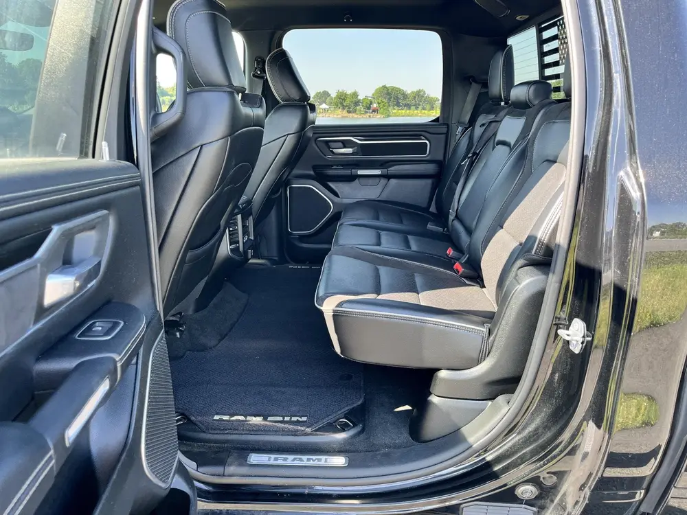 Dodge Ram 1500 5.7 V8 4x4 Crew Cab Laramie Clima, cruise, ca uit 2021, foto 17