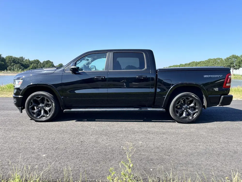 Dodge Ram 1500 5.7 V8 4x4 Crew Cab Laramie Clima, cruise, ca uit 2021, foto 2
