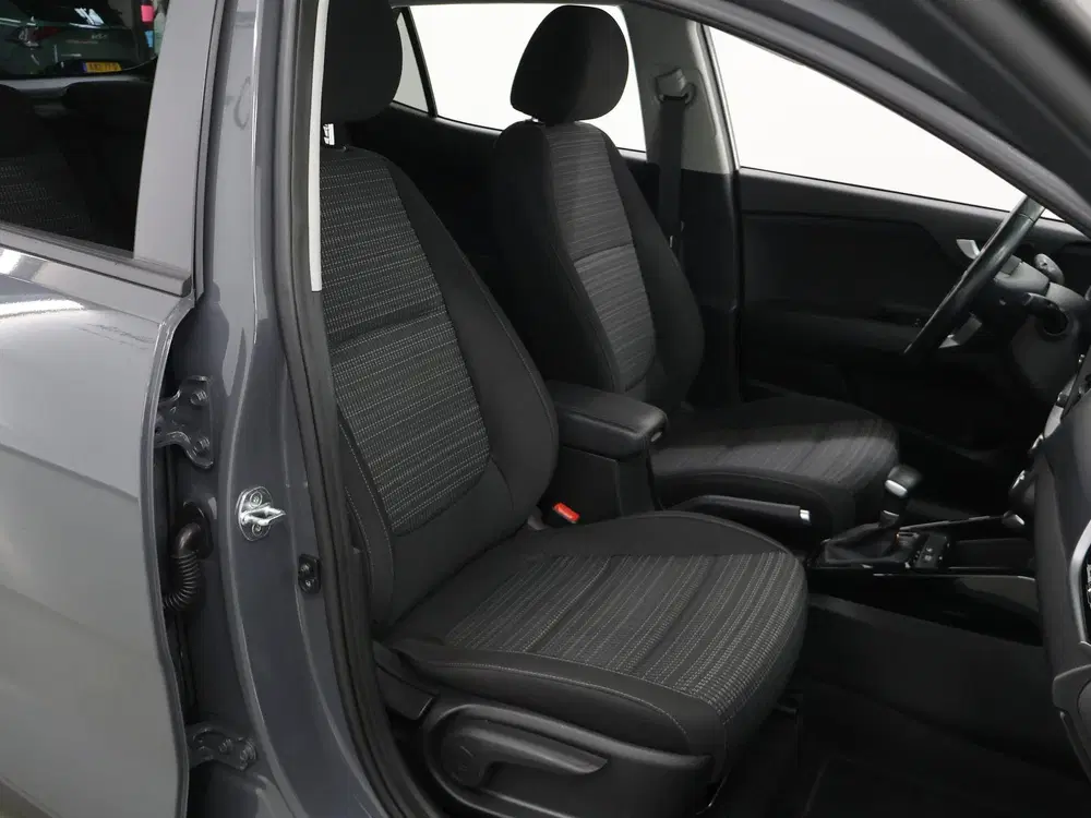Kia Stonic 1.0 T-GDi MHEV DynamicPlusLine uit 2021, foto 10