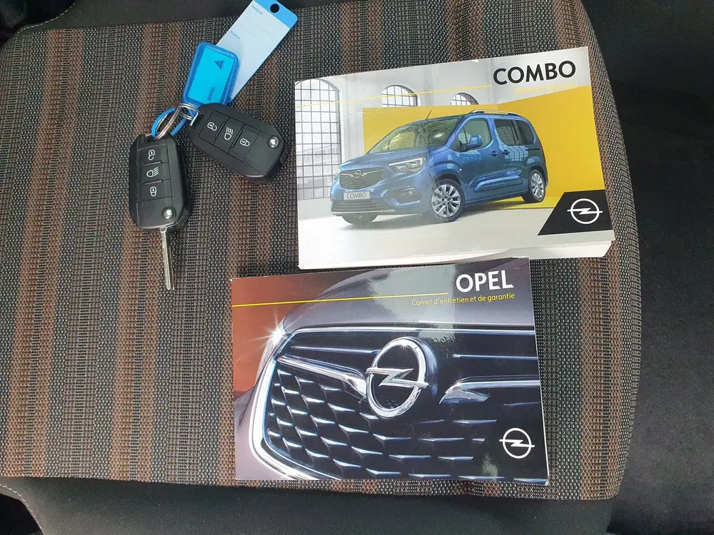 Opel Combo 1.2 Turbo L1H1 Edition PANO uit 2019, foto 15
