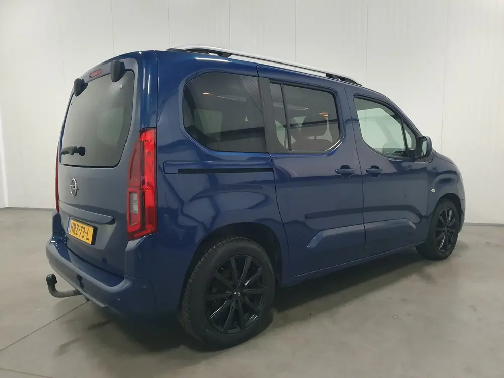 Opel Combo 1.2 Turbo L1H1 Edition PANO uit 2019, foto 2