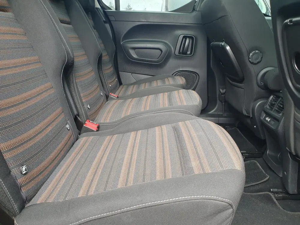 Opel Combo 1.2 Turbo L1H1 Edition PANO uit 2019, foto 5
