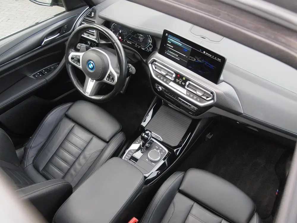BMW X3 xDrive30e Business Edition Plus uit 2022, foto 2