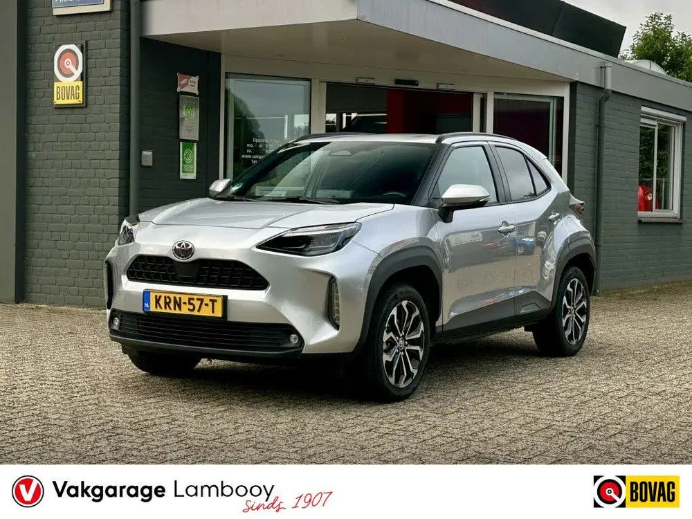 Toyota Yaris Cross 1.5 Hybrid 130PK Dynamic Camera Stoel uit 2025