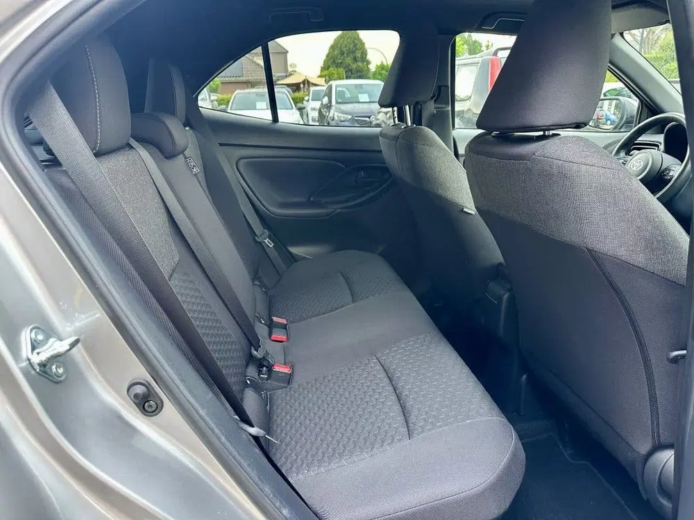Toyota Yaris Cross 1.5 Hybrid 130PK Dynamic Camera Stoel uit 2025, foto 17