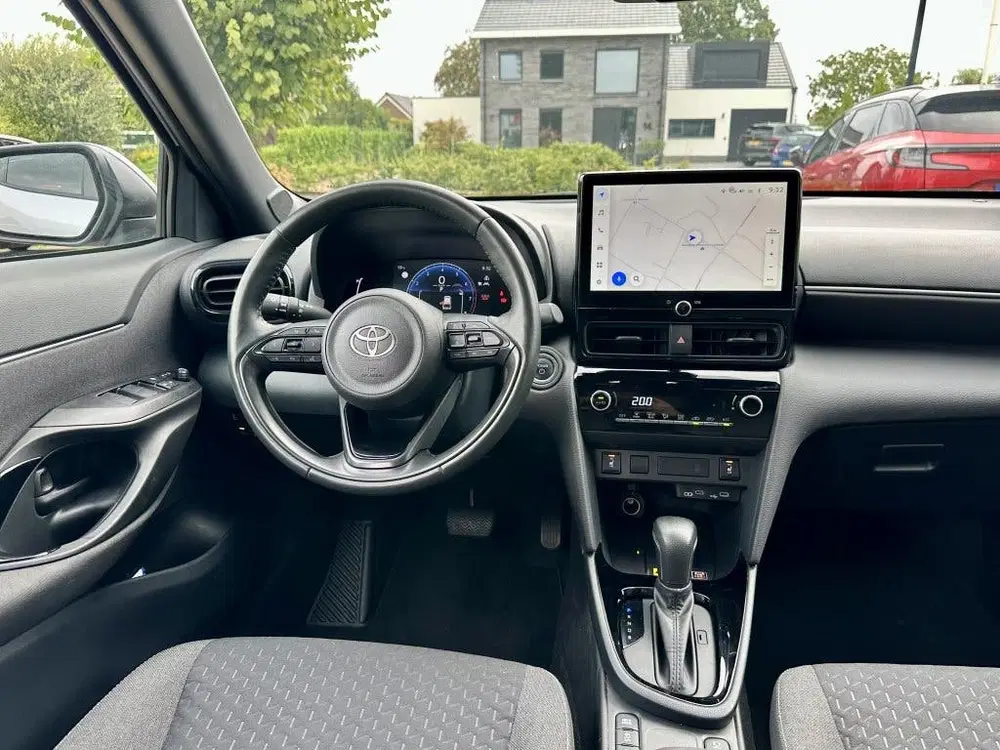 Toyota Yaris Cross 1.5 Hybrid 130PK Dynamic Camera Stoel uit 2025, foto 3