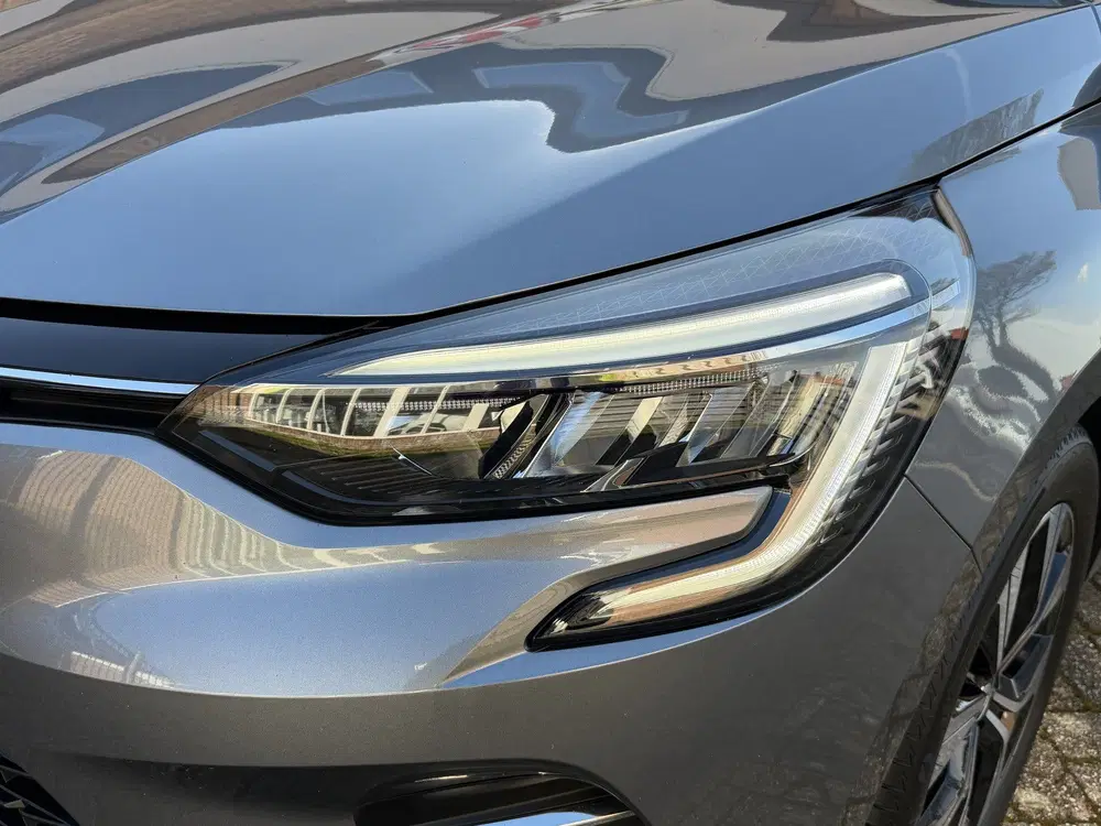 Renault Clio 1.0 TCe 90 Evolution uit 2022, foto 3