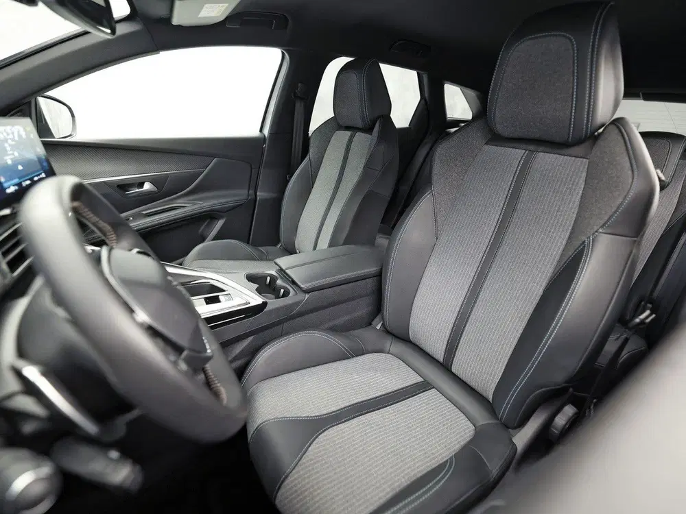 Peugeot 3008 1.6 HYbrid 225 Allure Sport 225Pk Automaat uit 2024, foto 16