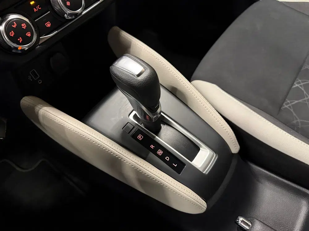 Nissan Micra 1.0 IG-T N-Connecta * Automaat uit 2020, foto 19
