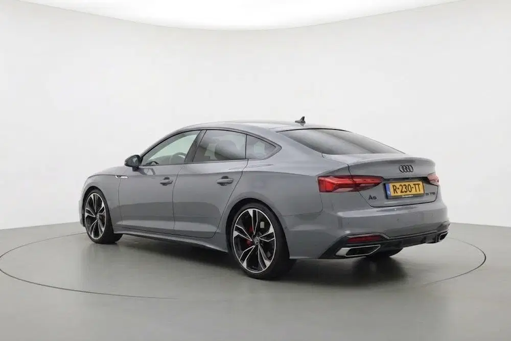 Audi A5 35 TFSI S edition uit 2022, foto 4