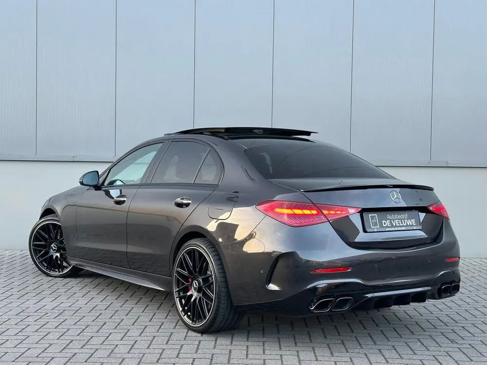 Mercedes-Benz C-Klasse 300 e AMG Line C63 Look Pano Sfeerver uit 2023, foto 3
