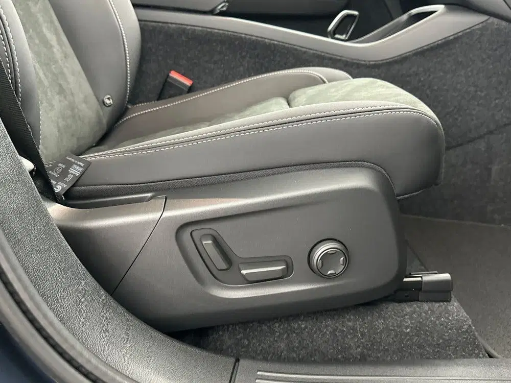 Volvo EC40 Extended Range Ultra Black Edition Europa uit 2026, foto 18