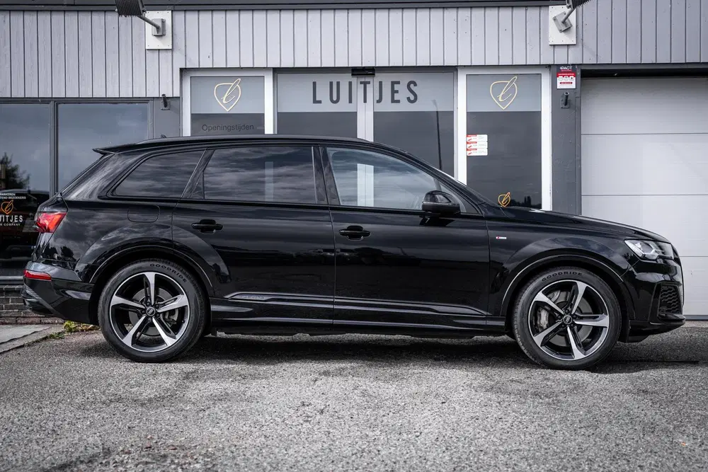 Audi Q7 55 TFSIe quattro S-Line uit 2023, foto 10