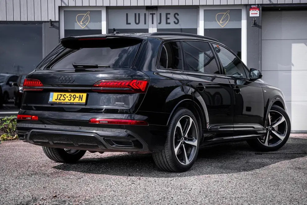 Audi Q7 55 TFSIe quattro S-Line uit 2023, foto 11