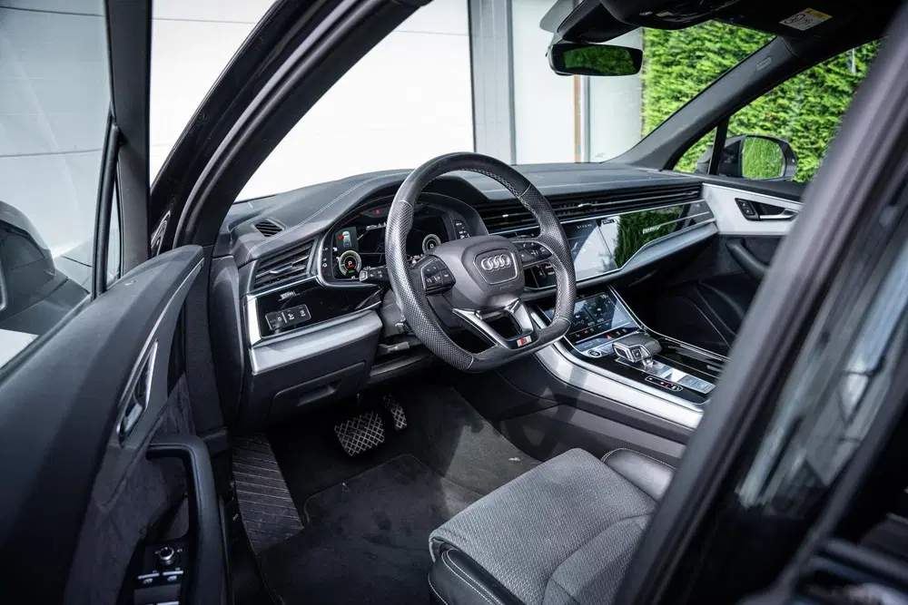 Audi Q7 55 TFSIe quattro S-Line uit 2023, foto 3