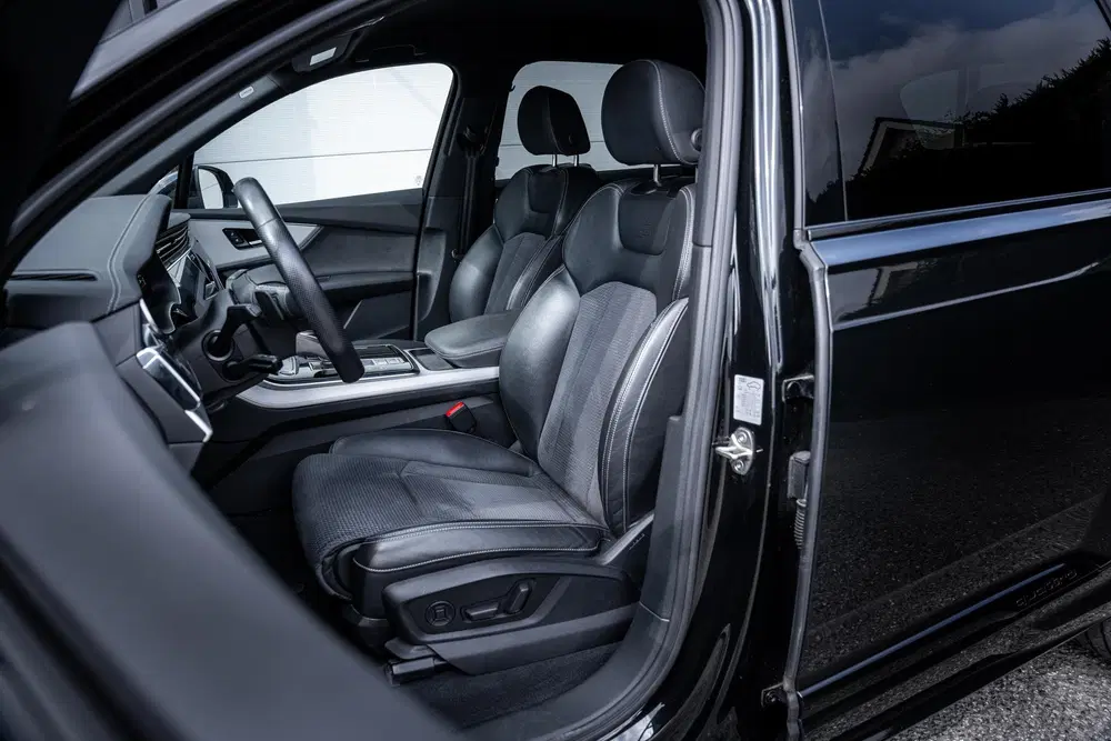 Audi Q7 55 TFSIe quattro S-Line uit 2023, foto 4