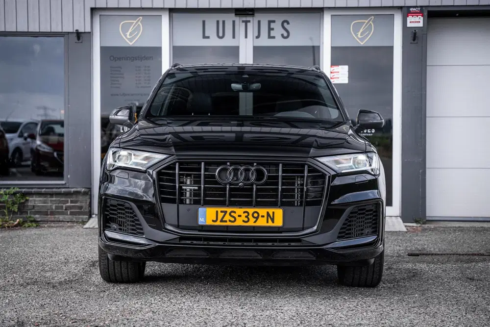Audi Q7 55 TFSIe quattro S-Line uit 2023, foto 7