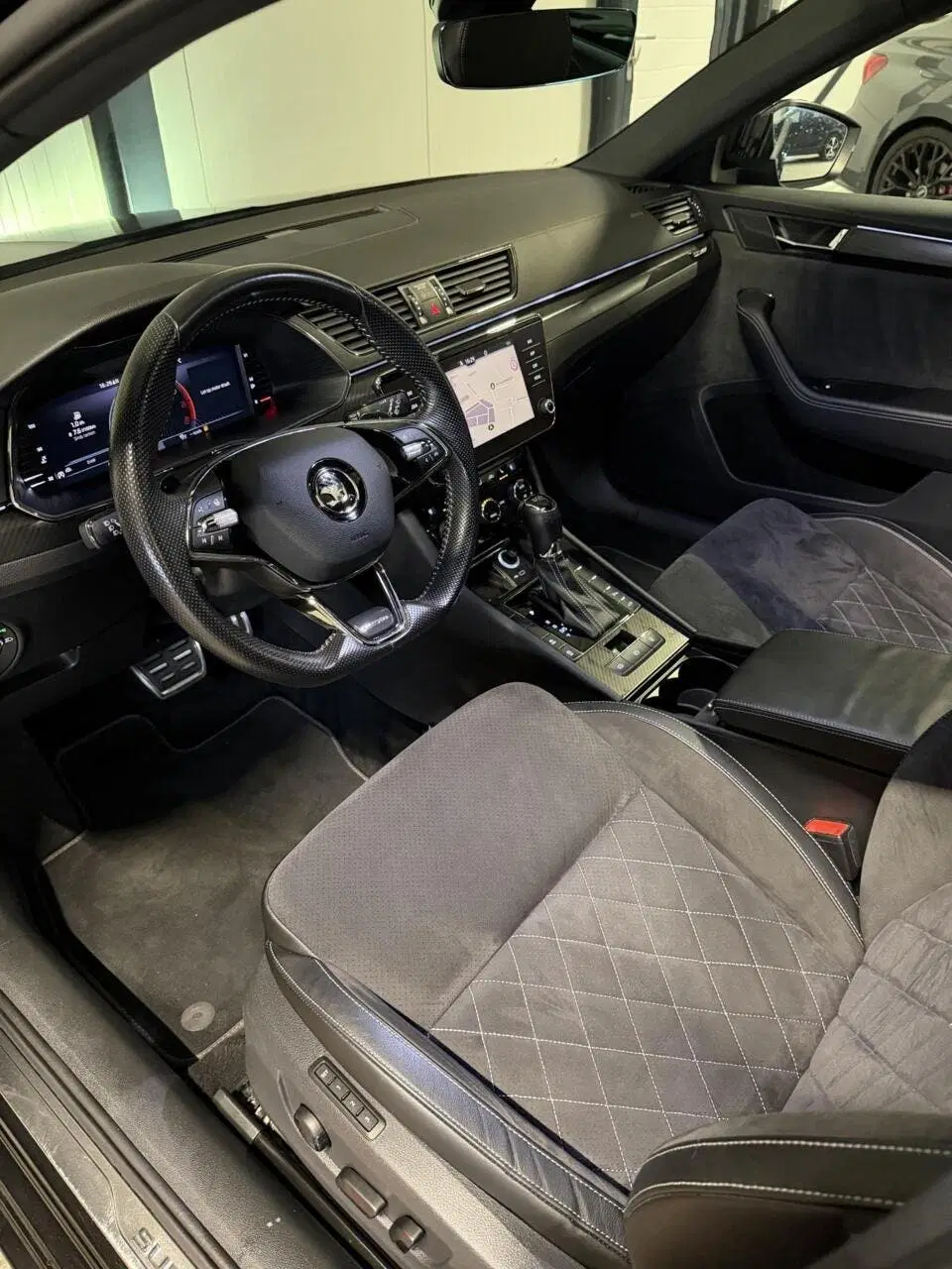 Skoda Superb Superb 1.5 TSI Sportine Pano Virtual Trekh uit 2022, foto 10