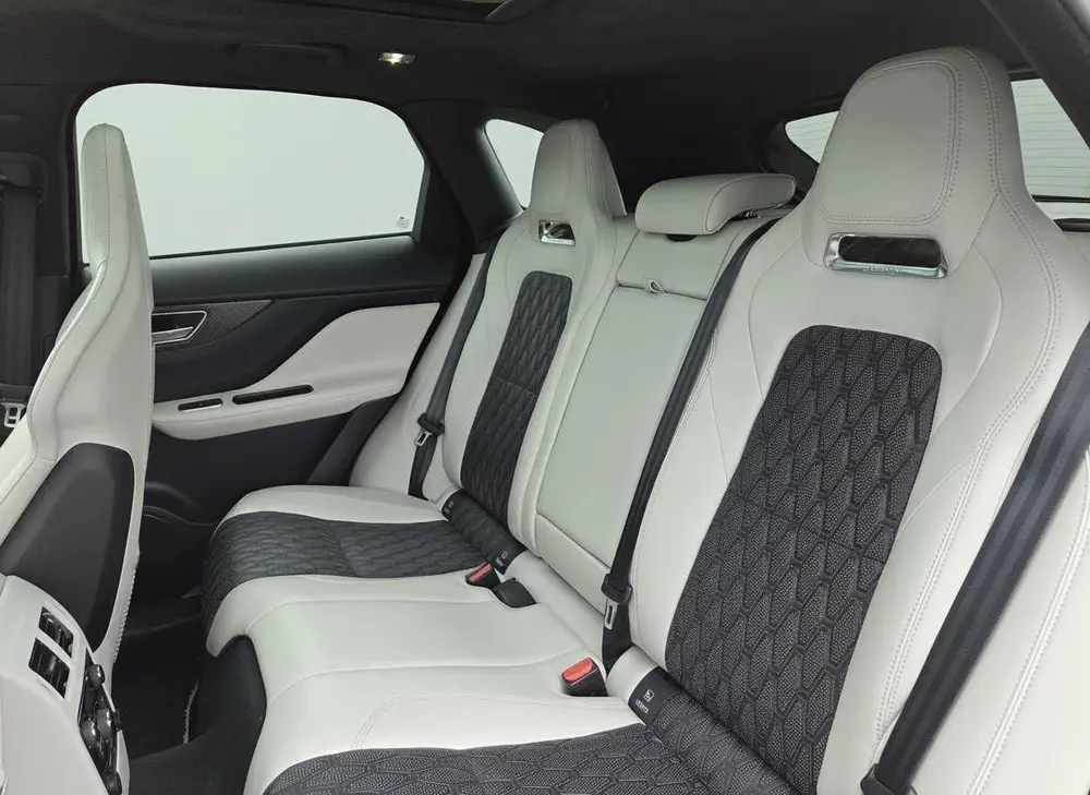 Jaguar F-Pace 5.0 V8 S/C AWD SVR | Bijzonder netjes | Goed o uit 2019, foto 19