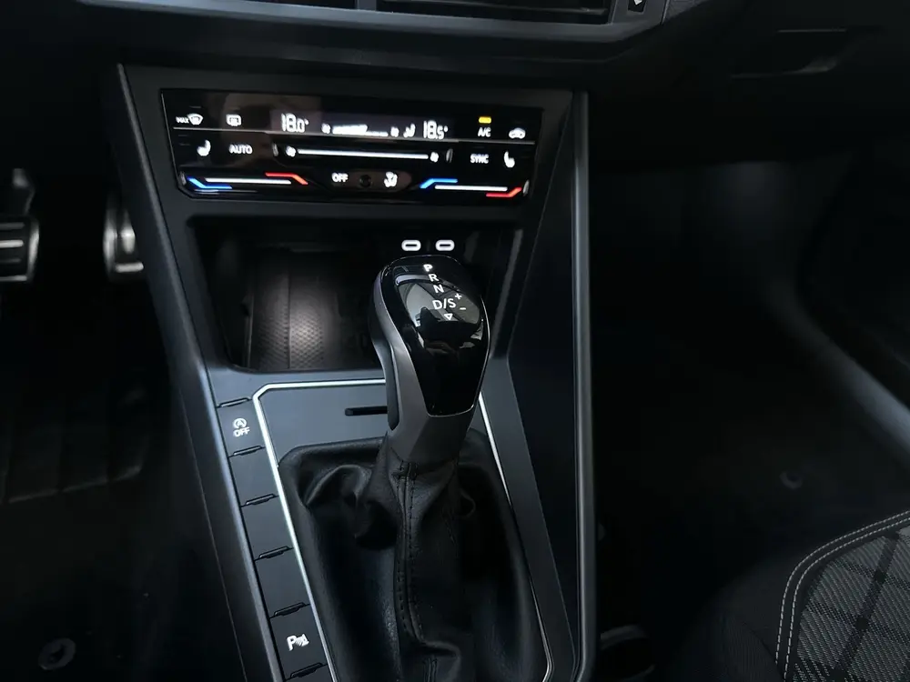 Volkswagen Polo 1.0 TSI DSG R-Line Business Virtual Cockpit uit 2023, foto 13