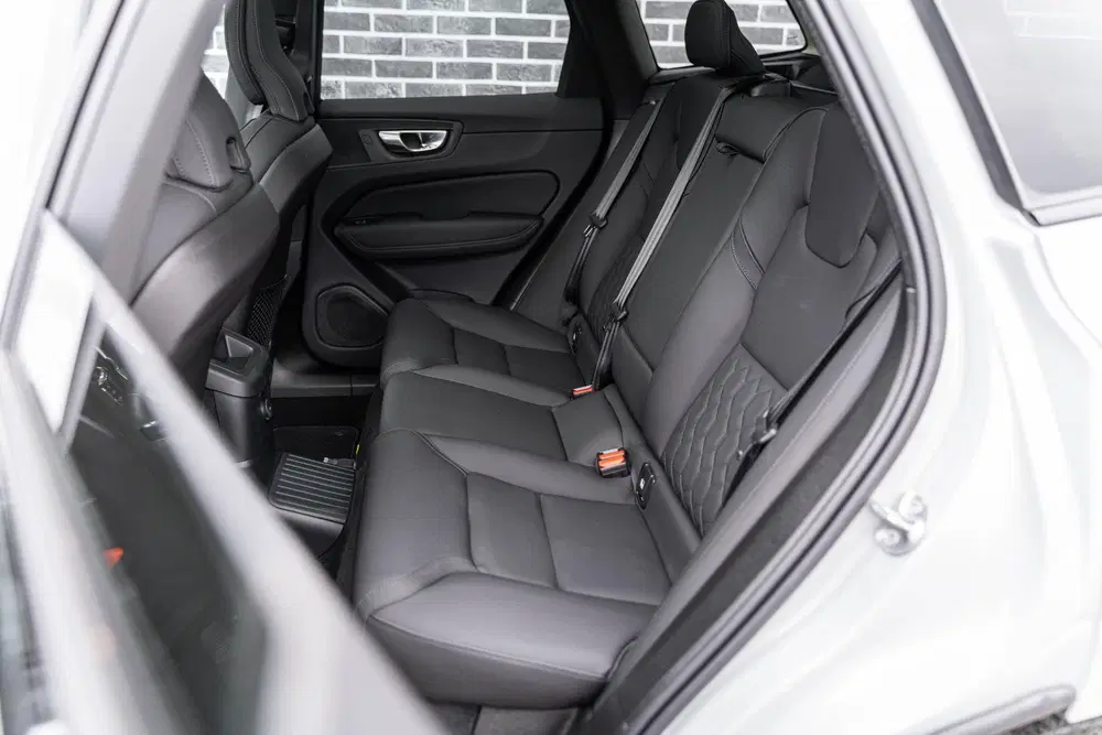 Volvo XC60 2.0 T6 Plug-in Hybrid AWD Ultra Dark uit 2026, foto 13