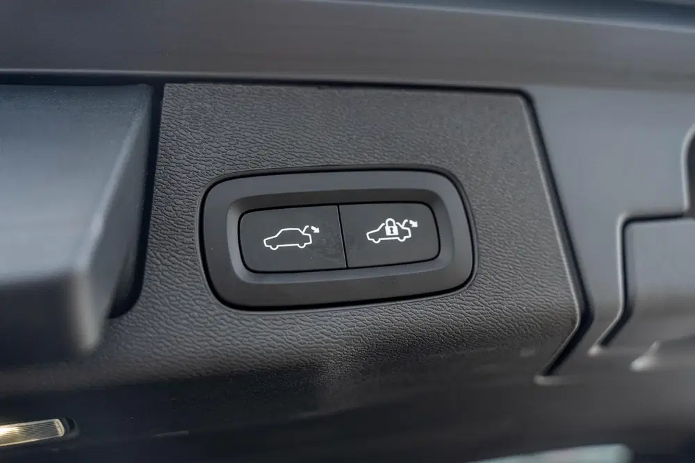 Volvo XC60 2.0 T6 Plug-in Hybrid AWD Ultra Dark uit 2026, foto 16