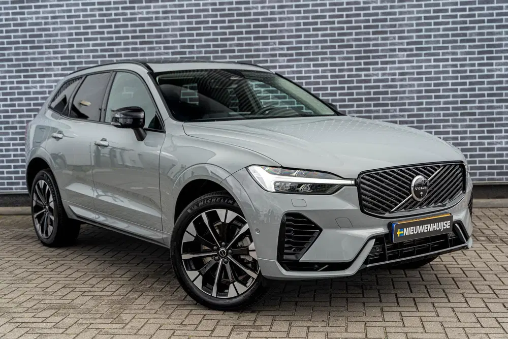 Volvo XC60 2.0 T6 Plug-in Hybrid AWD Ultra Dark uit 2026, foto 2