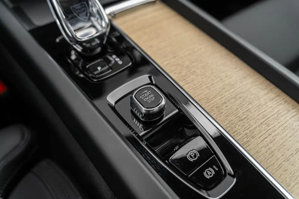 Volvo XC60 2.0 T6 Plug-in Hybrid AWD Ultra Dark uit 2026, foto 20