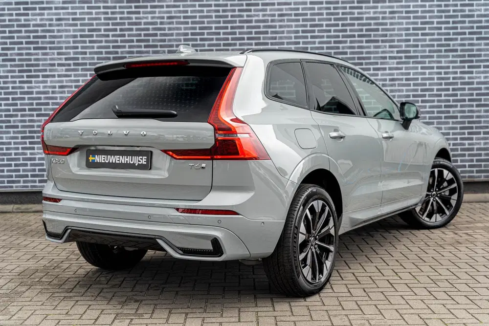 Volvo XC60 2.0 T6 Plug-in Hybrid AWD Ultra Dark uit 2026, foto 4