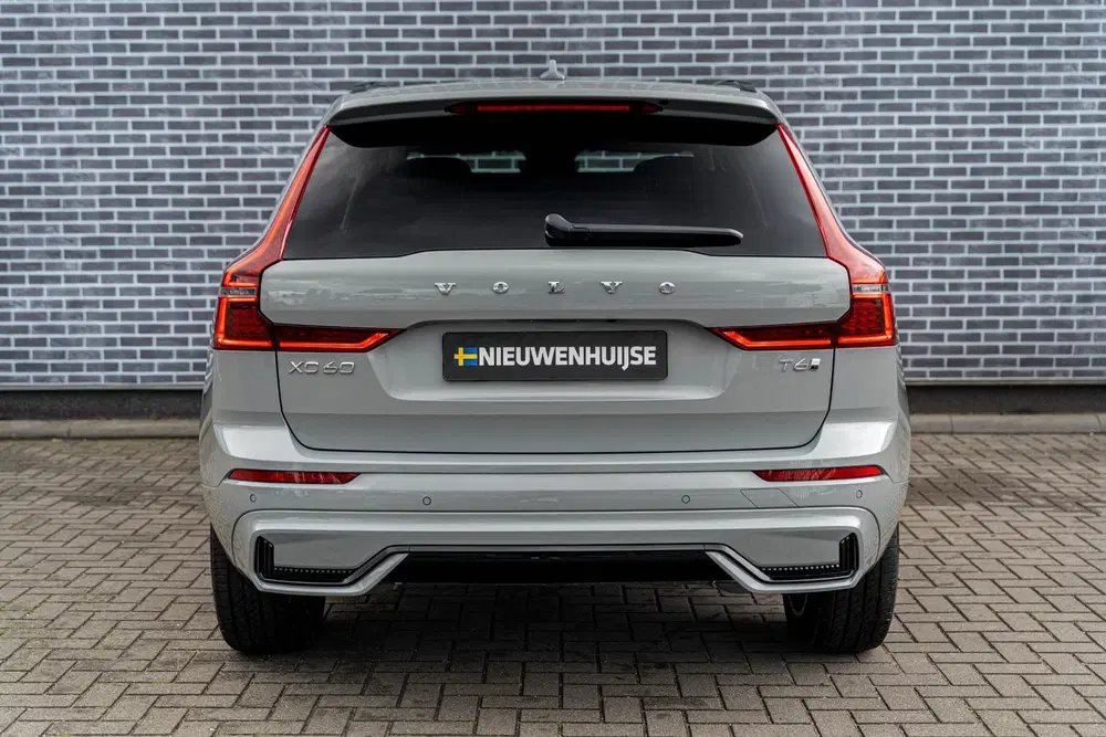Volvo XC60 2.0 T6 Plug-in Hybrid AWD Ultra Dark uit 2026, foto 8