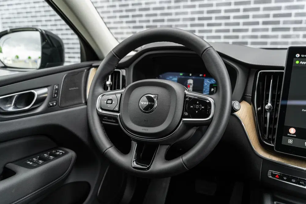 Volvo XC60 2.0 T6 Plug-in Hybrid AWD Ultra Dark uit 2026, foto 9