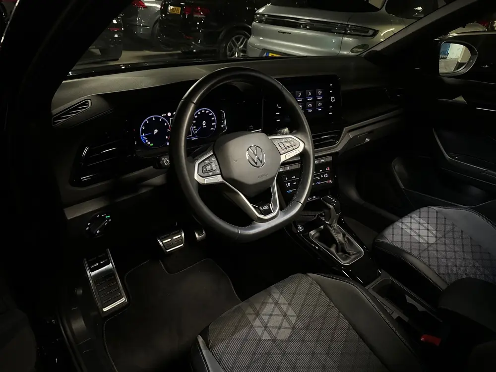 Volkswagen T-Roc 1.5 TSI R-Line Pano|IQ|Keyles|CarPlay|Sfeer uit 2024, foto 5
