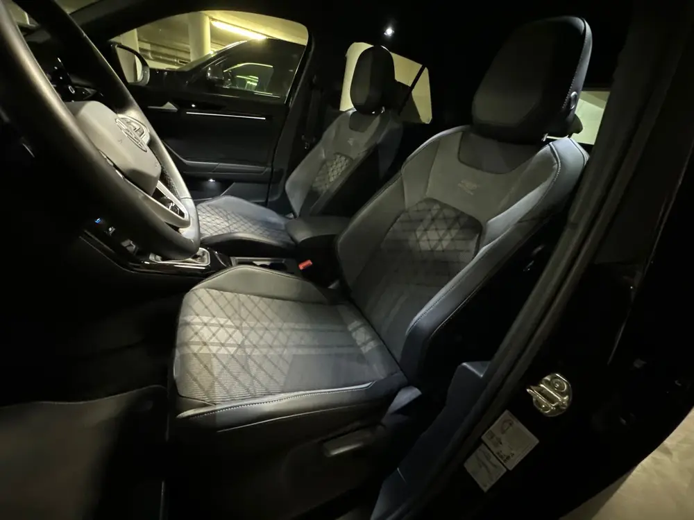 Volkswagen T-Roc 1.5 TSI R-Line Pano|IQ|Keyles|CarPlay|Sfeer uit 2024, foto 6