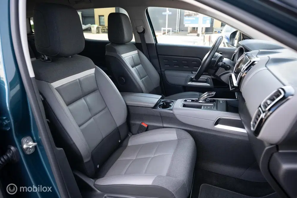 Citroën C5 Aircross Citroen C5 Aircross 1.6 Plug-in Hybrid 225 uit 2021, foto 12