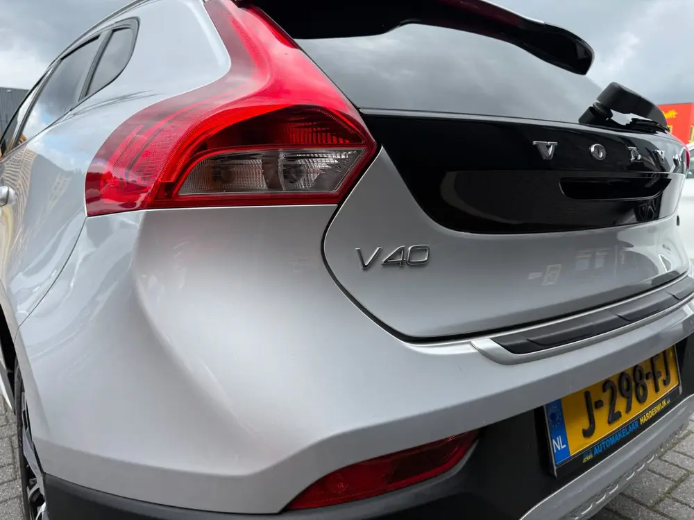 Volvo V40 Cross Country 1.5 T3 Summum uit 2019, foto 15