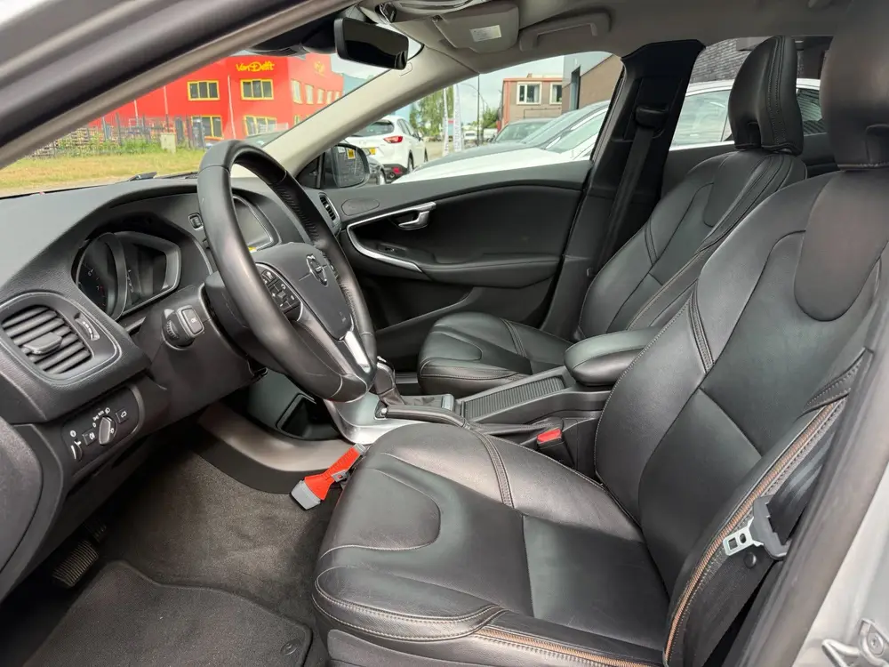 Volvo V40 Cross Country 1.5 T3 Summum uit 2019, foto 18