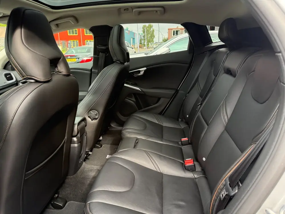 Volvo V40 Cross Country 1.5 T3 Summum uit 2019, foto 20