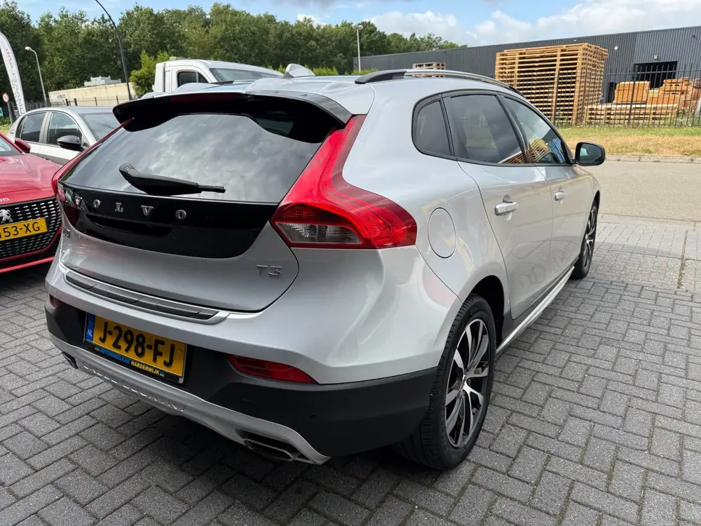 Volvo V40 Cross Country 1.5 T3 Summum uit 2019, foto 5