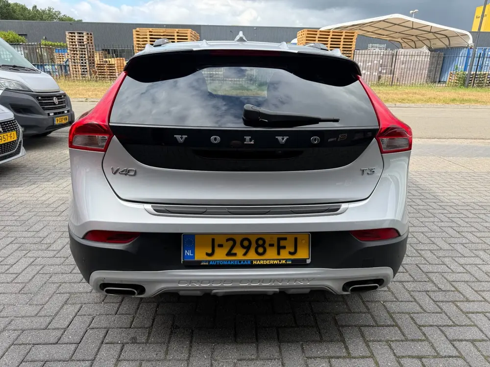 Volvo V40 Cross Country 1.5 T3 Summum uit 2019, foto 6